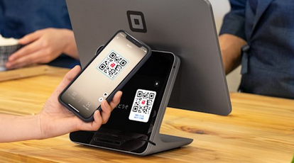 Square レジスターが、MPM方式でQRコード決済をしている様子