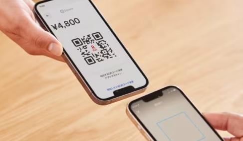 SquareでMPM方式（店舗提示型）の動的QRコード決済を行っている様子